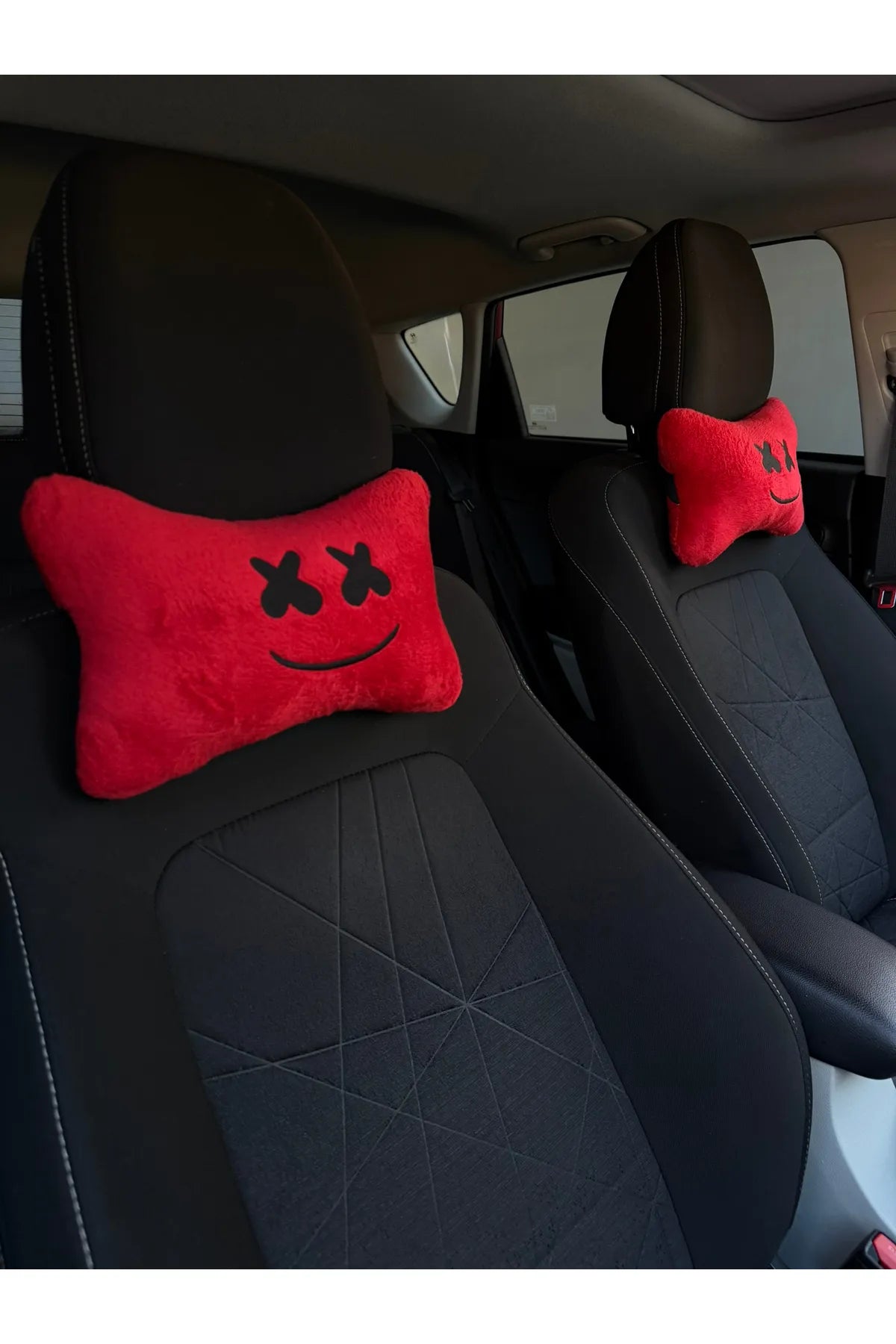 Tüm Araçlarla Uyumlu 2’li Kırmızı X-Face Peluş Boyun Yastığı | Yumuşacık, Terletmez