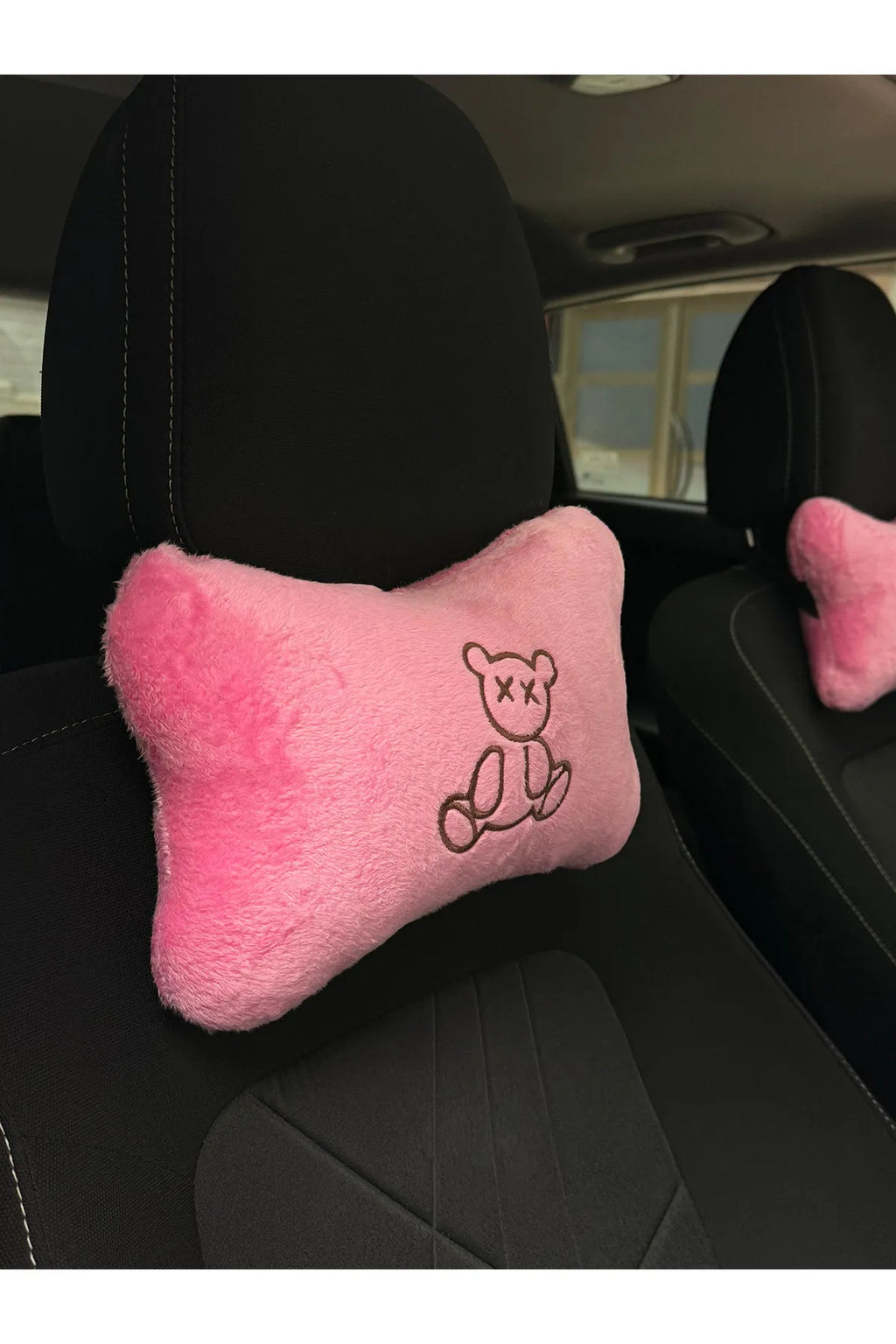 Tüm Araçlarla Uyumlu 2’li Pembe Ayıcık Nakışlı Peluş Boyun Yastığı | Yumuşak, Eğlenceli ve Konforlu Tasarım