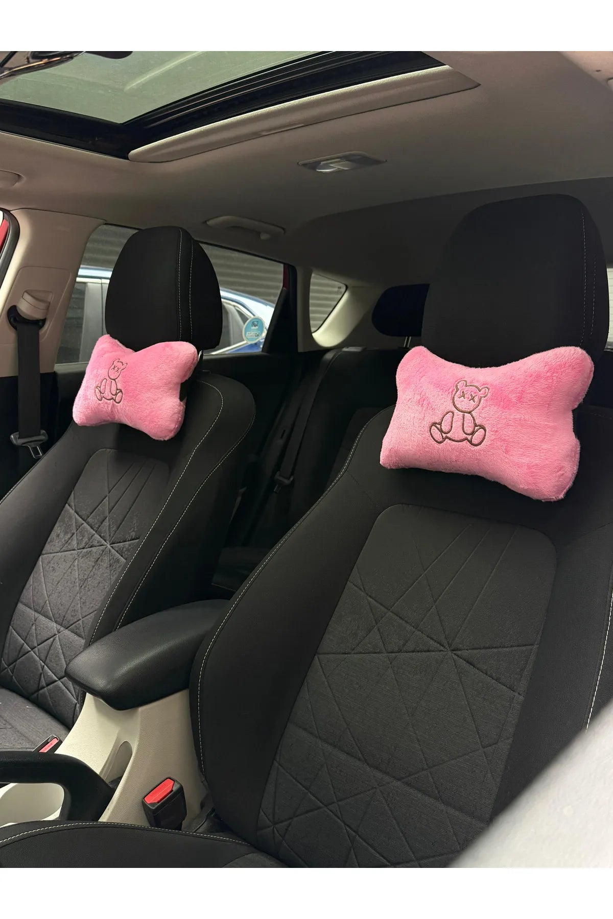Tüm Araçlarla Uyumlu 2’li Pembe Ayıcık Nakışlı Peluş Boyun Yastığı | Yumuşak, Eğlenceli ve Konforlu Tasarım